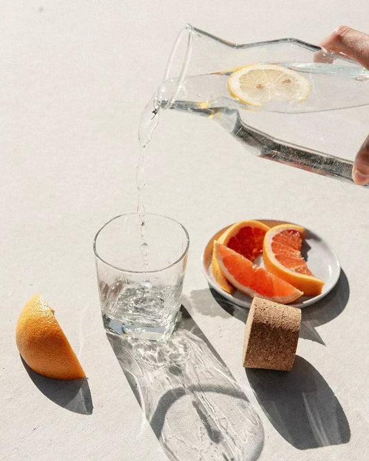 چقدر آب باید در روز بنوشیم؟