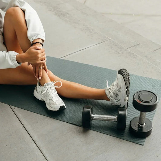 🏃 راهنمای انتخاب کفش ورزشی مناسب: چه کفشی برای چه تمرینی خوبه؟